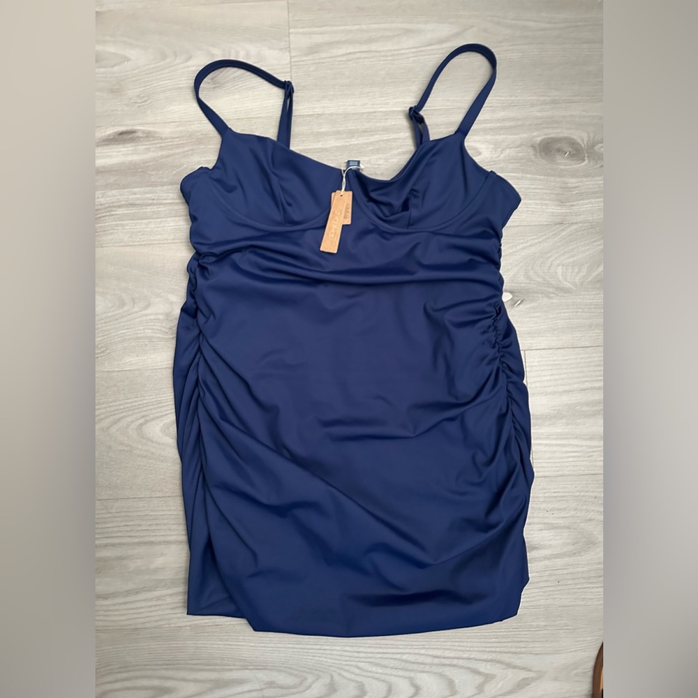 SKIMS Shaping Ruged One-Piece Swin - Picture 2 of 6